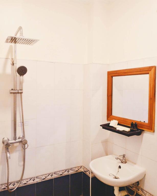 Six Stars Guest House Nyaung-U Екстер'єр фото